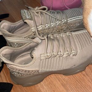 Used STEVE MADDEN RHINESTONE SHOES